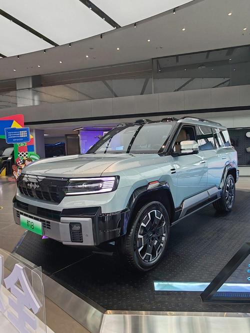 重庆167比亚迪方程豹硬派越野的爆款，英菲尼迪35周年与你共成长